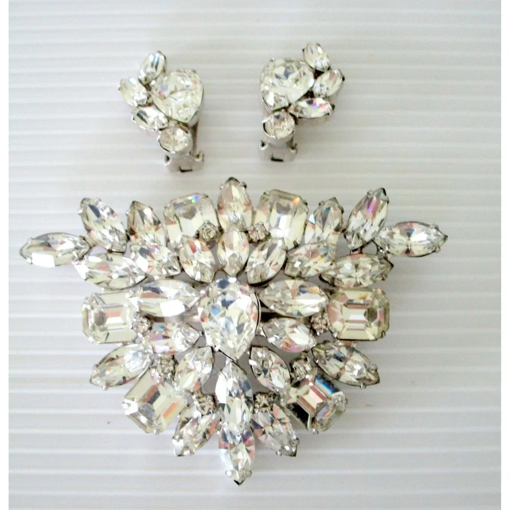 KRAMER Vintage Signed Rhinestone LARGE Brooch Pin 3.5